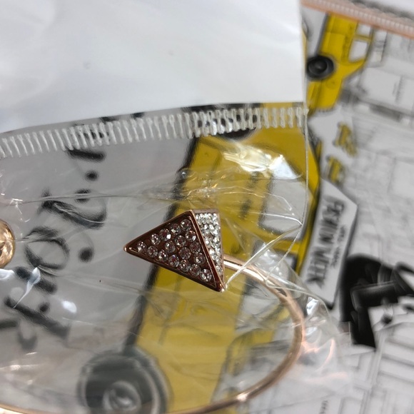 Pyramid Crystal and Rose Gold Bracelet - Picture 5 of 8